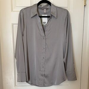 H&M Gray Button-Up Blouse Size: M